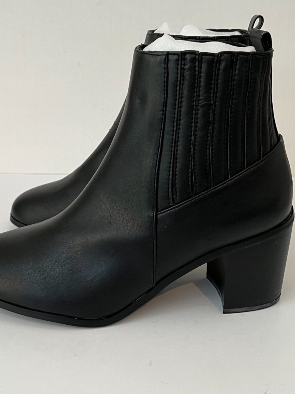 ASOS Black Leather Ankle Boots Round Toe Block Heel Pull on ~ Women's Size 8 EUC